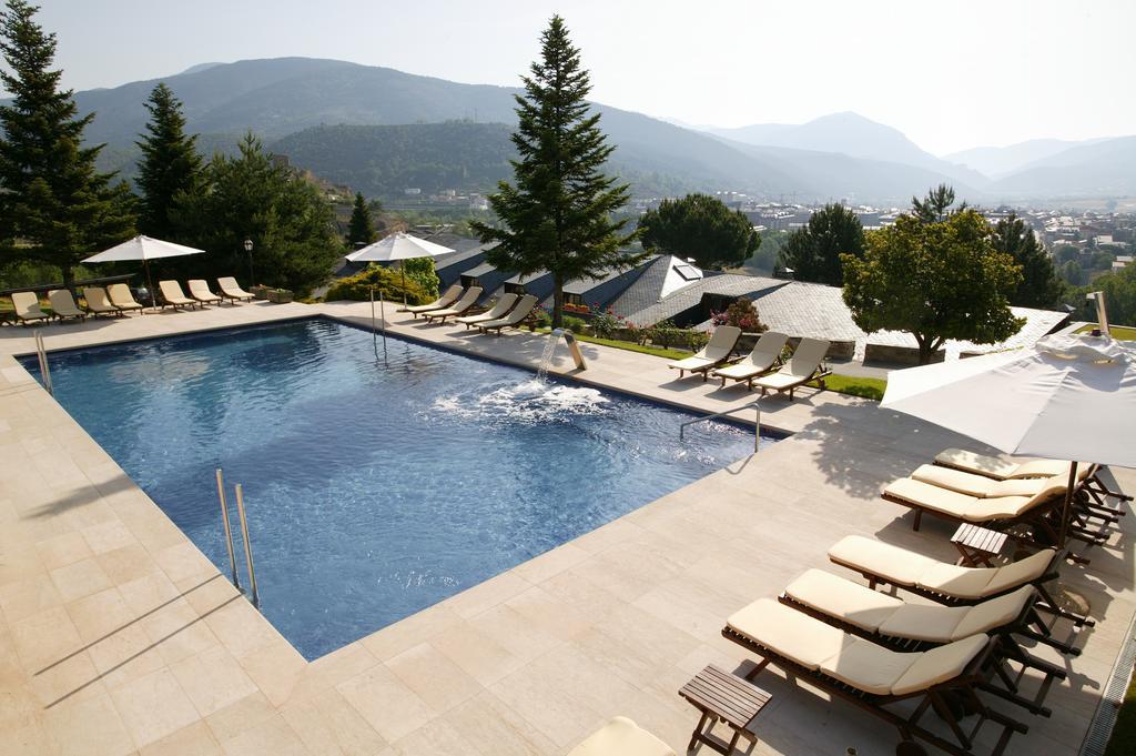 El Castell De Ciutat - Relais & Chateaux ลาเซวดูร์เชย์ ภายนอก รูปภาพ