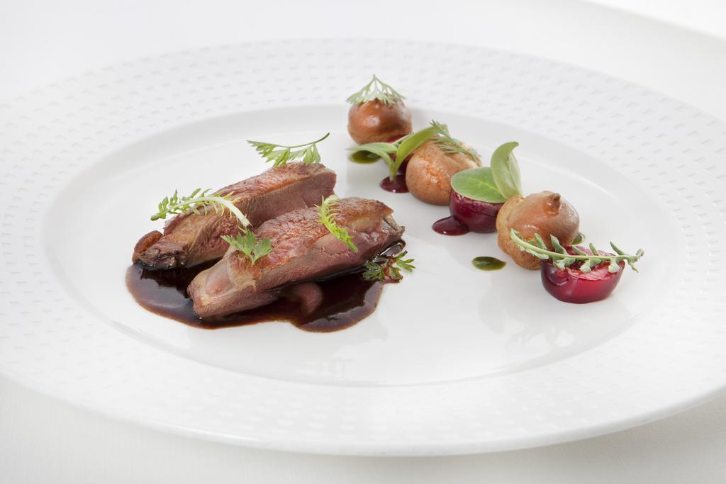 El Castell De Ciutat - Relais & Chateaux ลาเซวดูร์เชย์ ภายนอก รูปภาพ