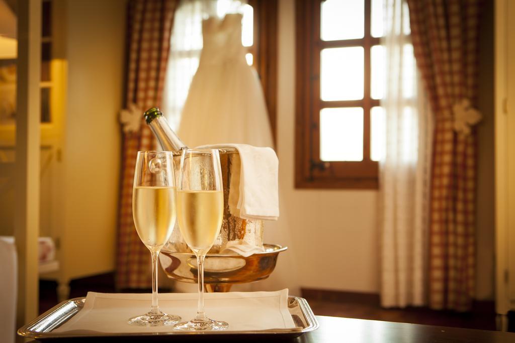 El Castell De Ciutat - Relais & Chateaux ลาเซวดูร์เชย์ ภายนอก รูปภาพ