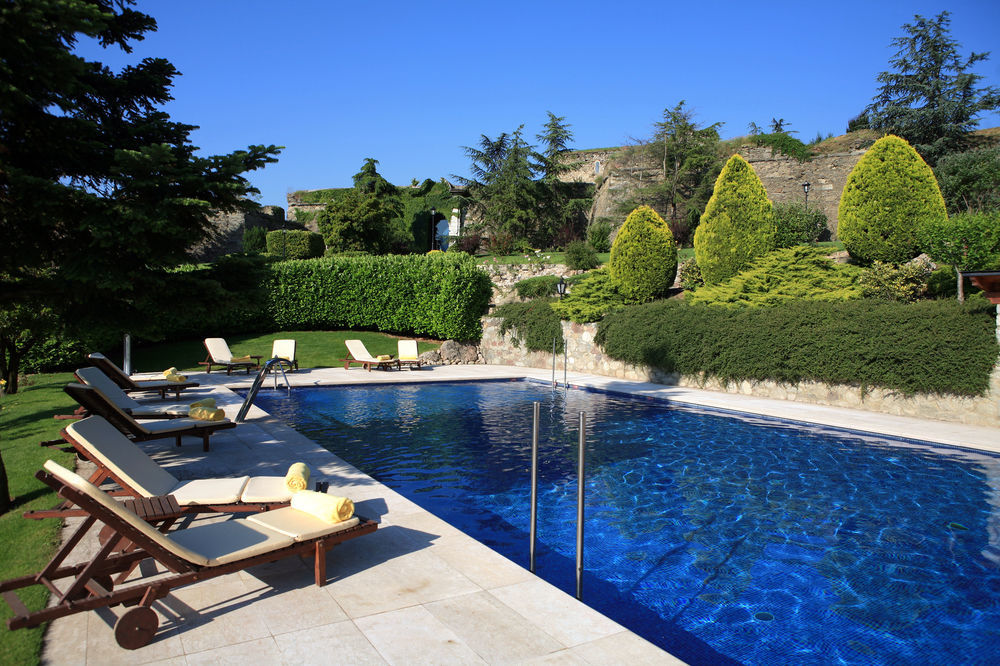 El Castell De Ciutat - Relais & Chateaux ลาเซวดูร์เชย์ ภายนอก รูปภาพ