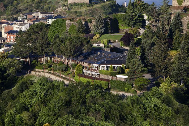 El Castell De Ciutat - Relais & Chateaux ลาเซวดูร์เชย์ ภายนอก รูปภาพ