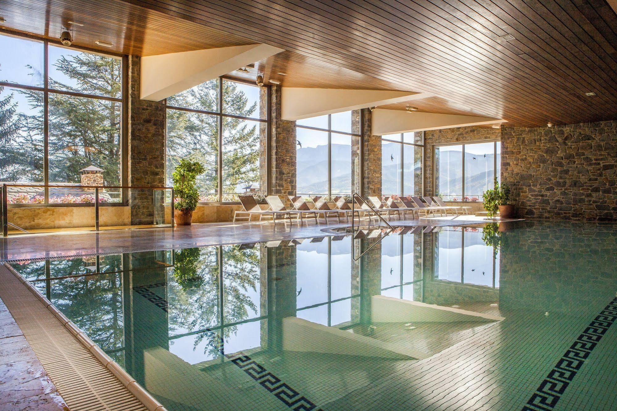 El Castell De Ciutat - Relais & Chateaux ลาเซวดูร์เชย์ ภายนอก รูปภาพ